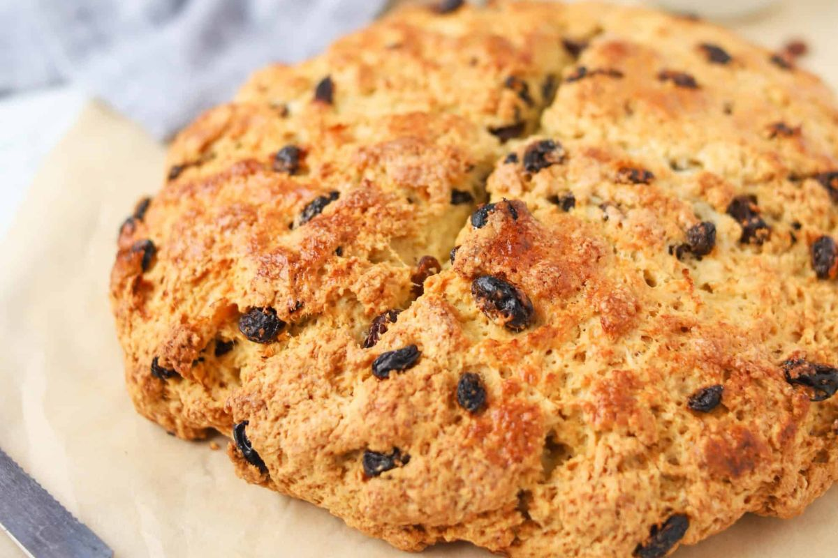 Freshly baked bread can be stored at room temperature and snack on it when you get hungry.