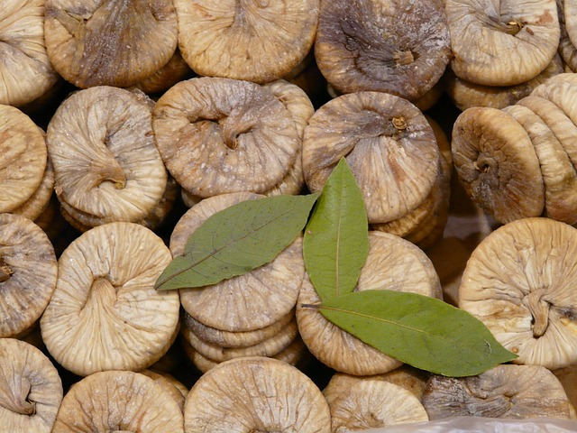figs, dried, dried fruits