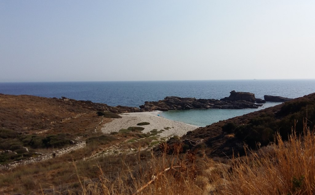 16 Best Beaches in the Peloponnese 3 Photo of a deserted beach along the rugged Mani coastline, Greece