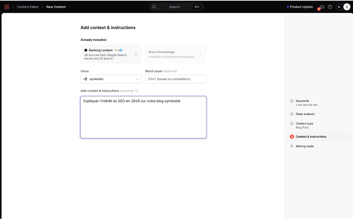 Carnet de notes ouvert sur un bureau, symbole de brief éditorial.