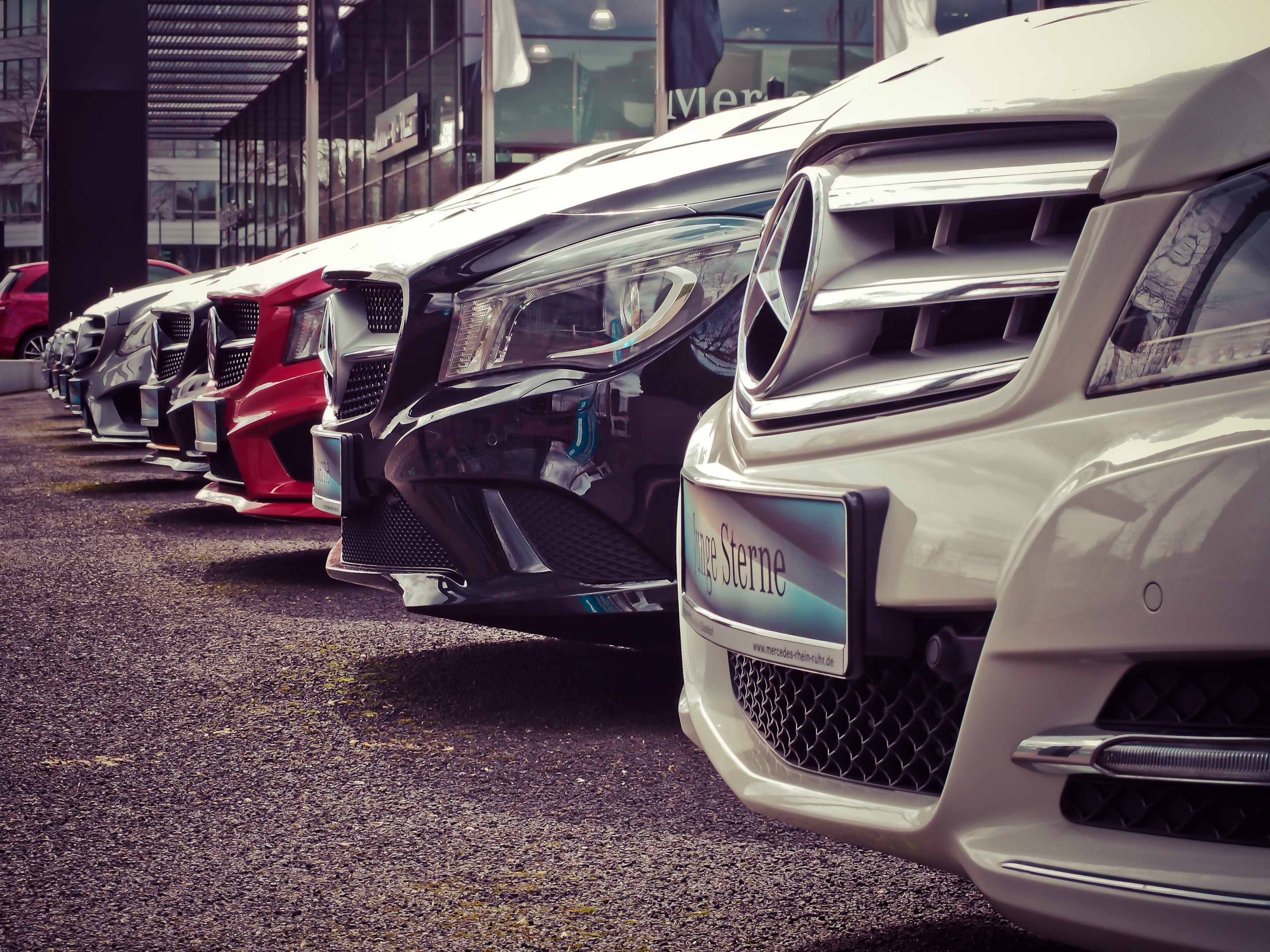 Best Car Dealerships in Automotive Industry Use Marketing