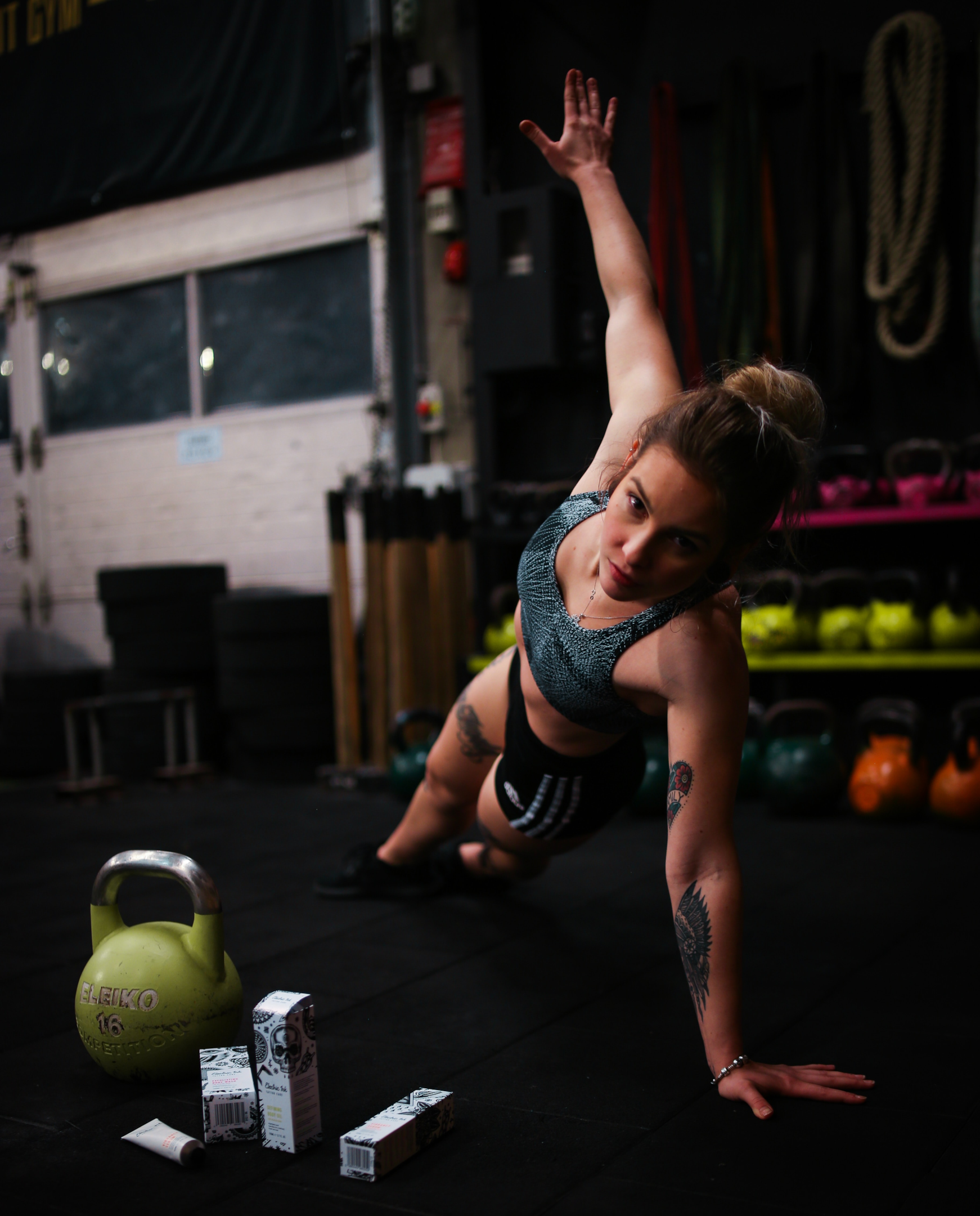 Free Photo  Woman doing fitness at home with weights