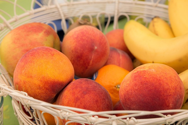 peaches, fruit, fruit basket