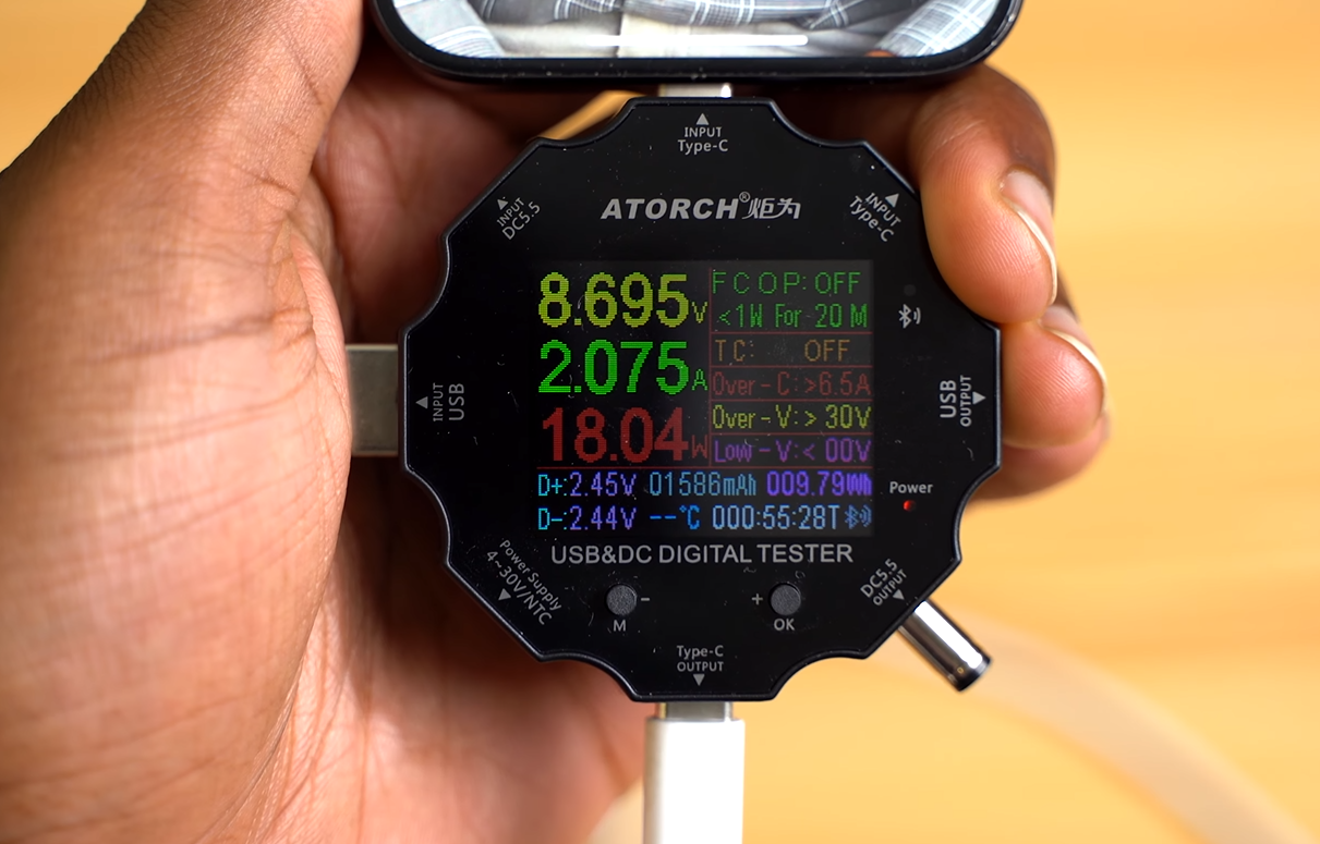 KEPSWIN solar power bank using a personal USB-C cable
