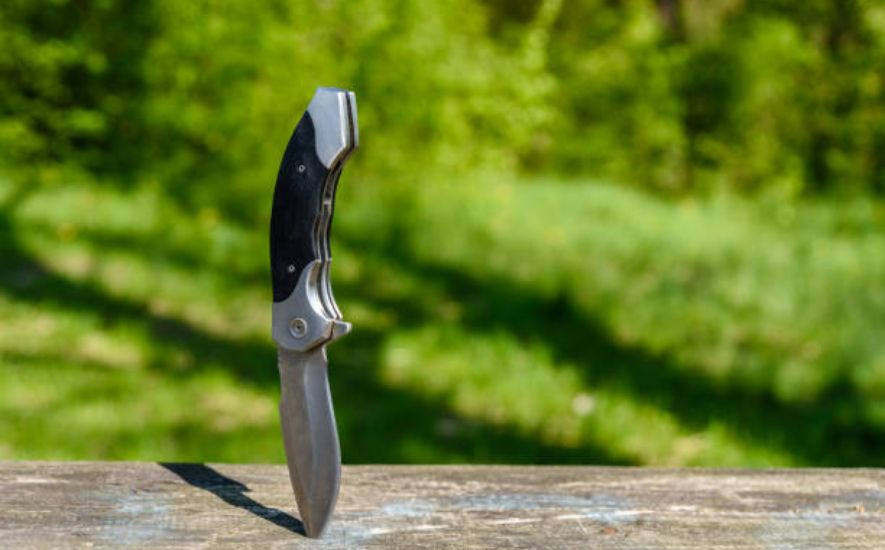 Ethics of Knife Ownership: Choosing a Camping Knife