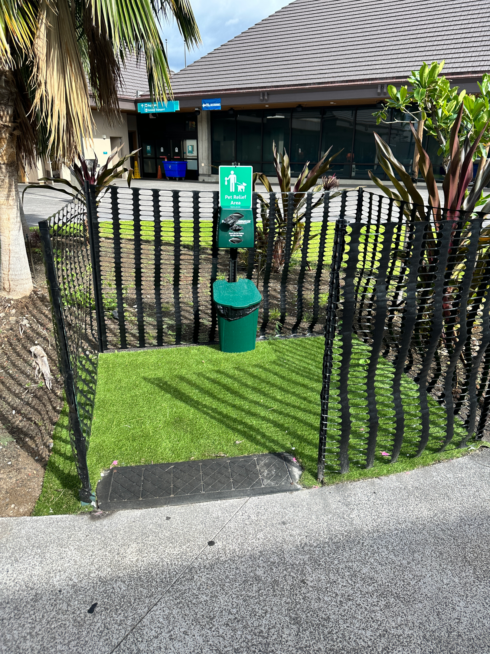 Pet relief station at the Kona International Airport