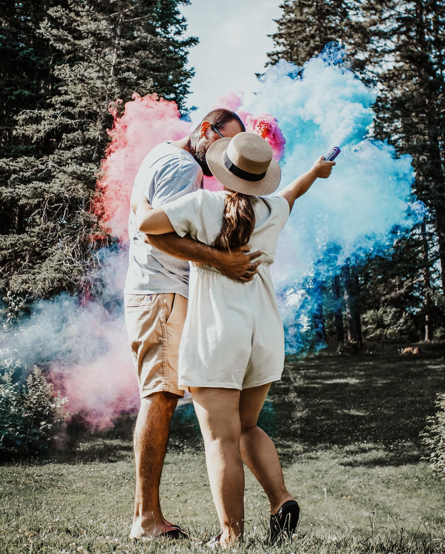 Gender Reveal Blue and Pink Smoke Bombs