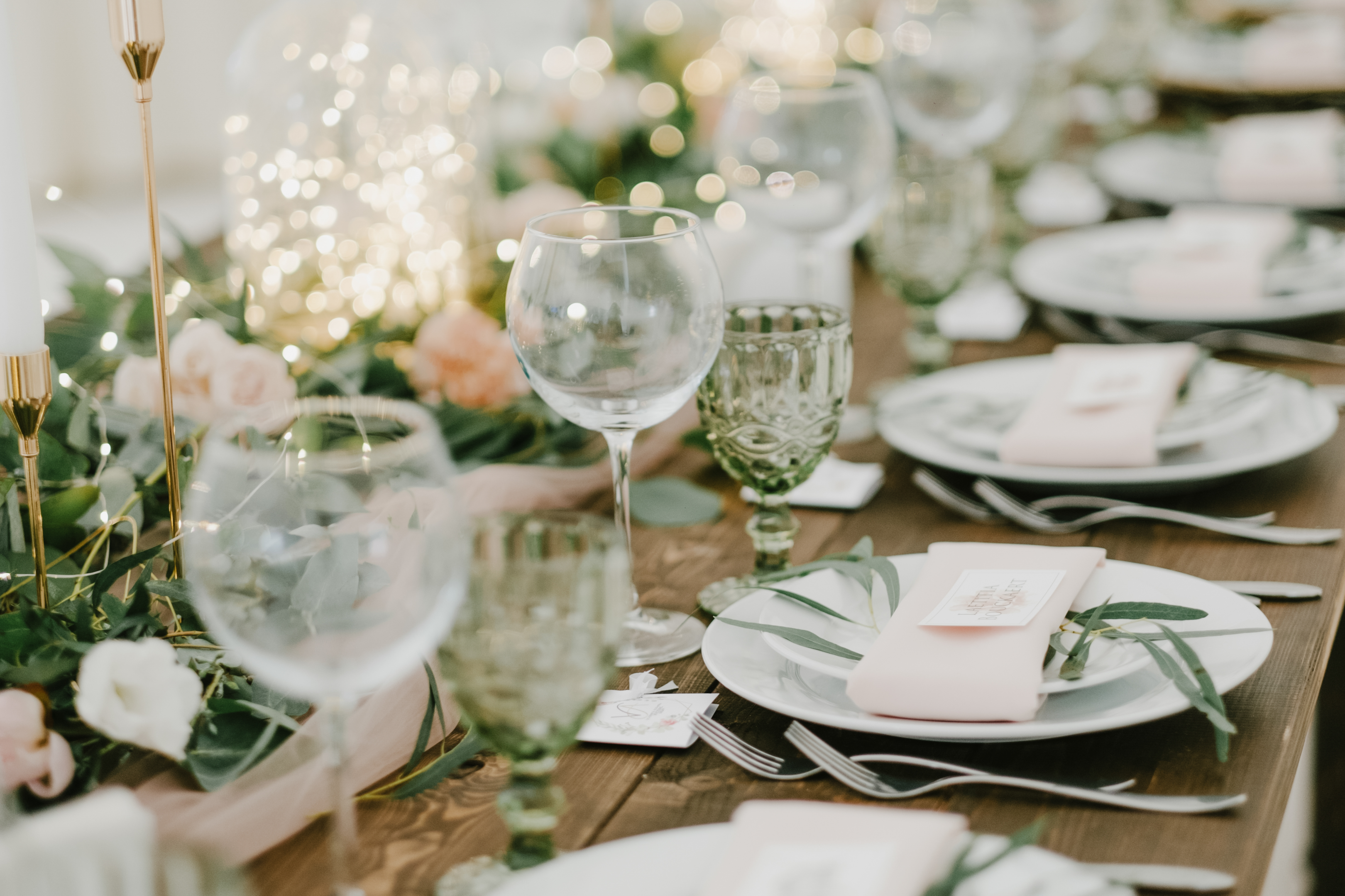 Table Setting (shutterstock)