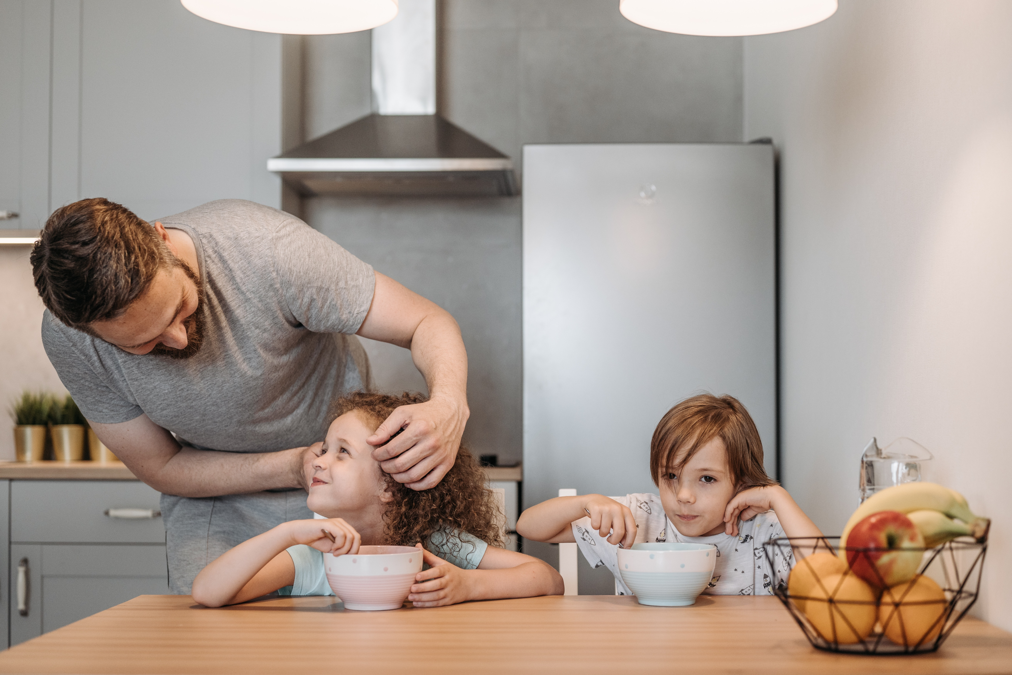 Regularly dining with family members is a great way to spend time together | Photo by Pavel Danilyuk from Pexels