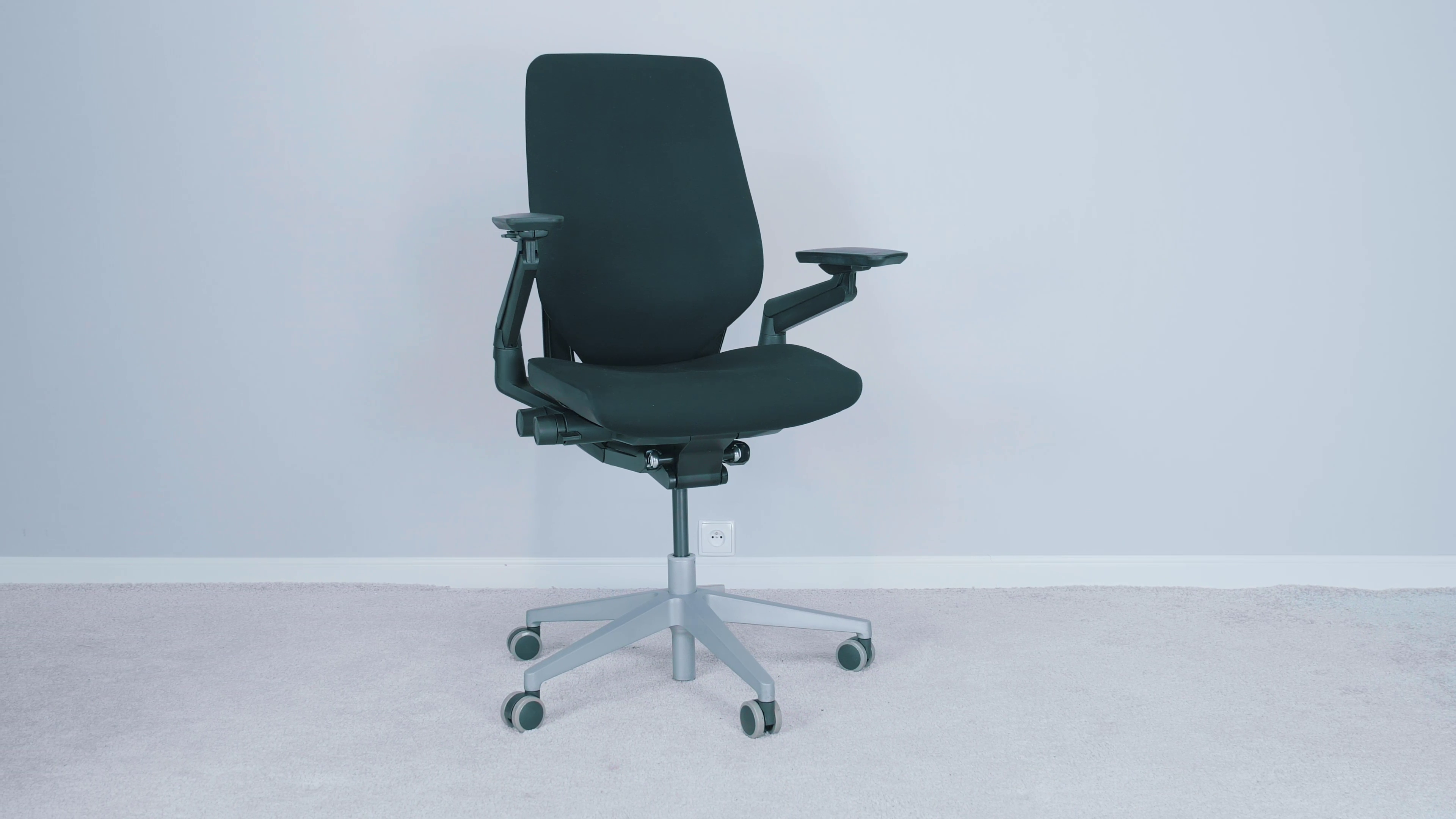 Recenzja fotela biurowego Steelcase Gesture – czy to naprawdę voted best office chair? 1 Steelcase Gesture. Źródło: Brastech