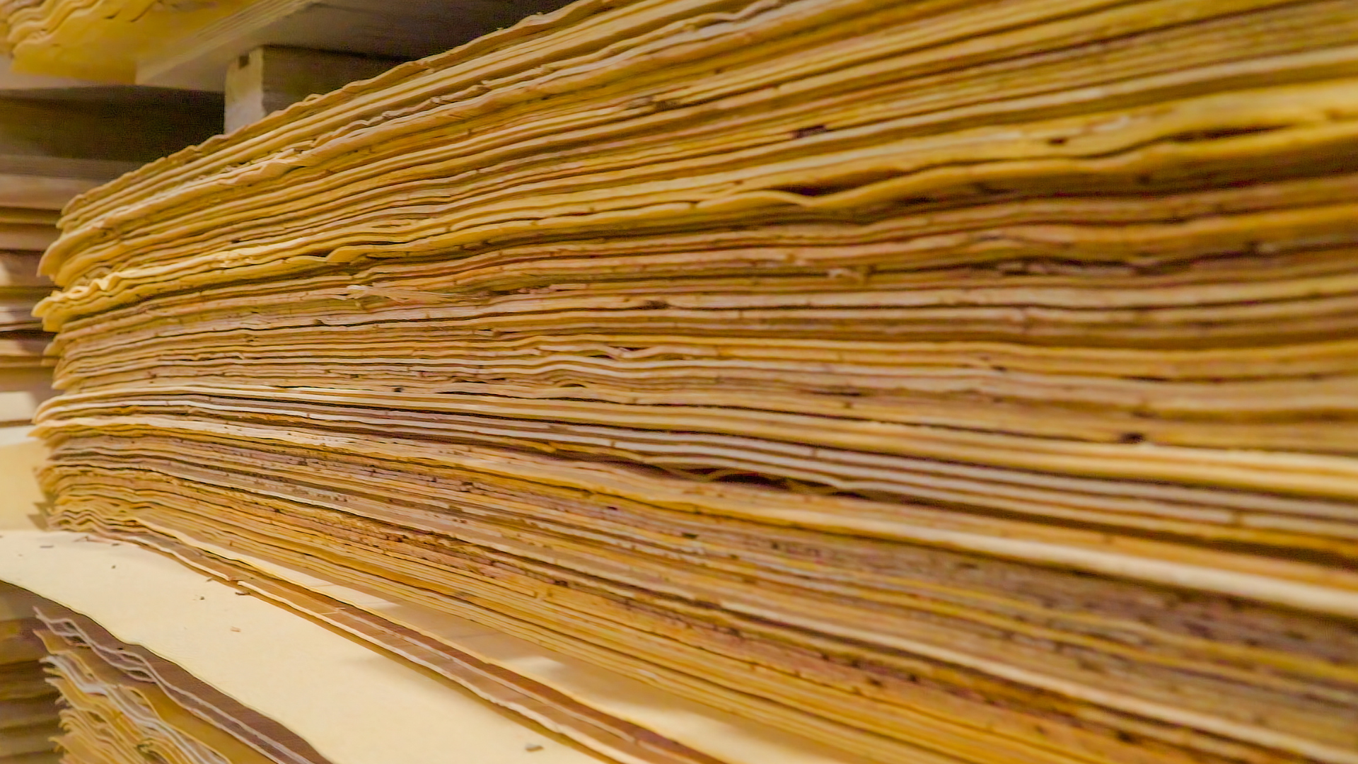 A stack of veneer. 
