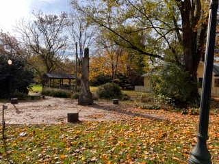 Story, Indiana Statue