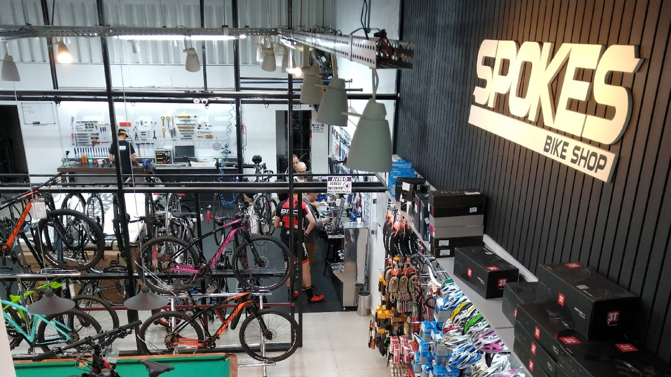 Área interna da Spokes Bike Shop - Fonte: Site Spokes Bike Shop