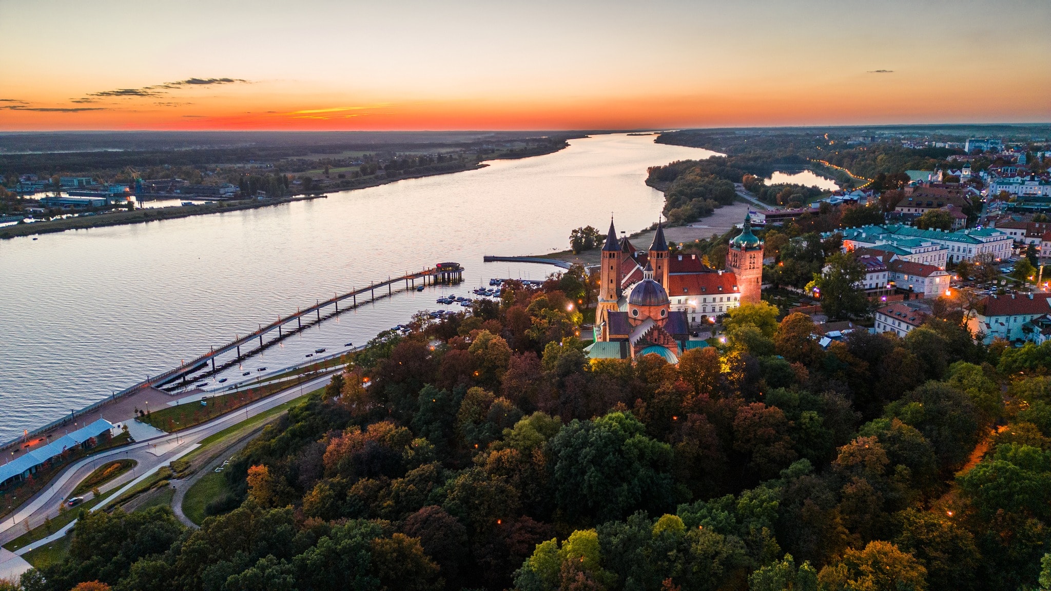 Panorama Płocka (źródło: https://commons.wikimedia.org/wiki/File:P%C5%82ock_panorama.jpg)