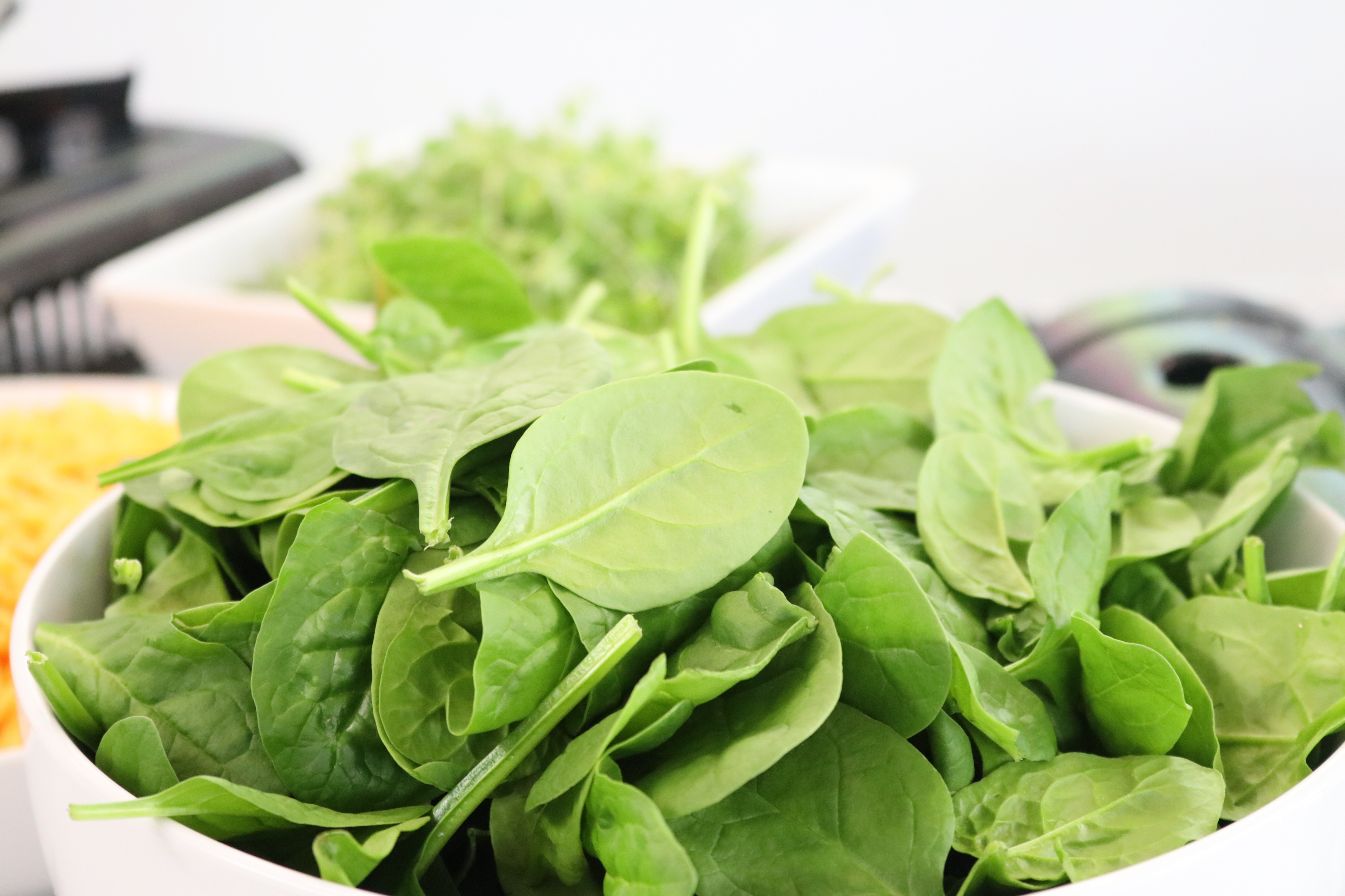 spinach leaves, blood thinners