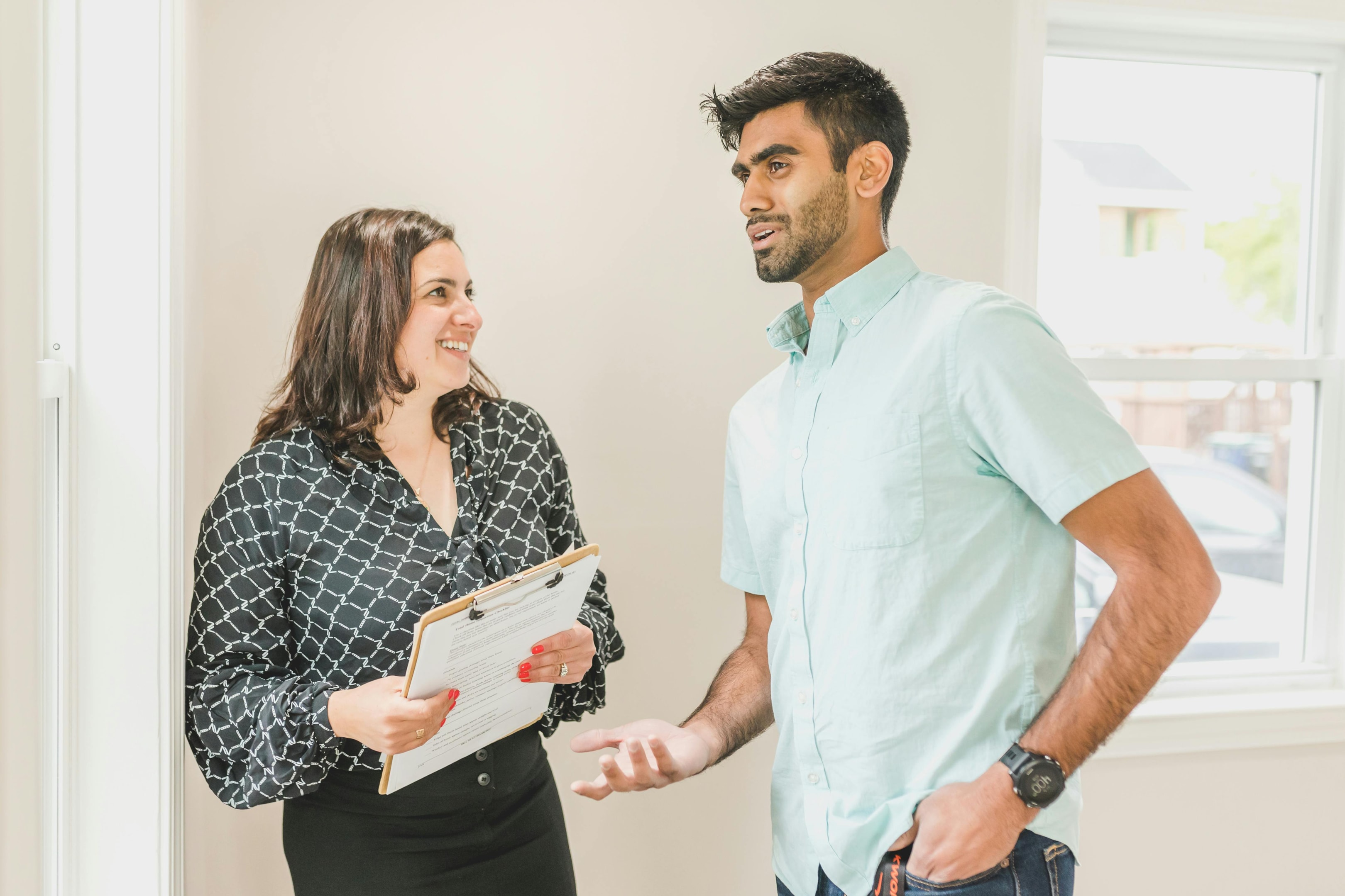 Real estate investor meets with potentially motivated seller of mobile home.