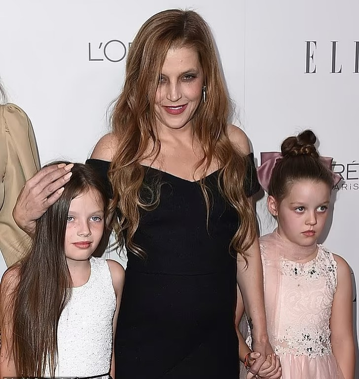 Lisa Marie Presley posing with her fraternal twins   Source: Instagram