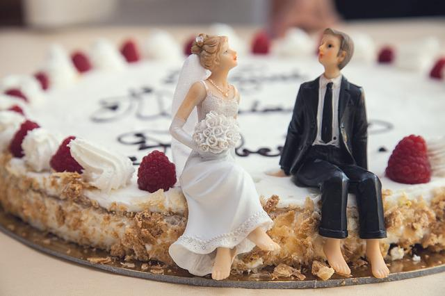 100+ Beautiful Wedding Cake Ideas | Art & Home