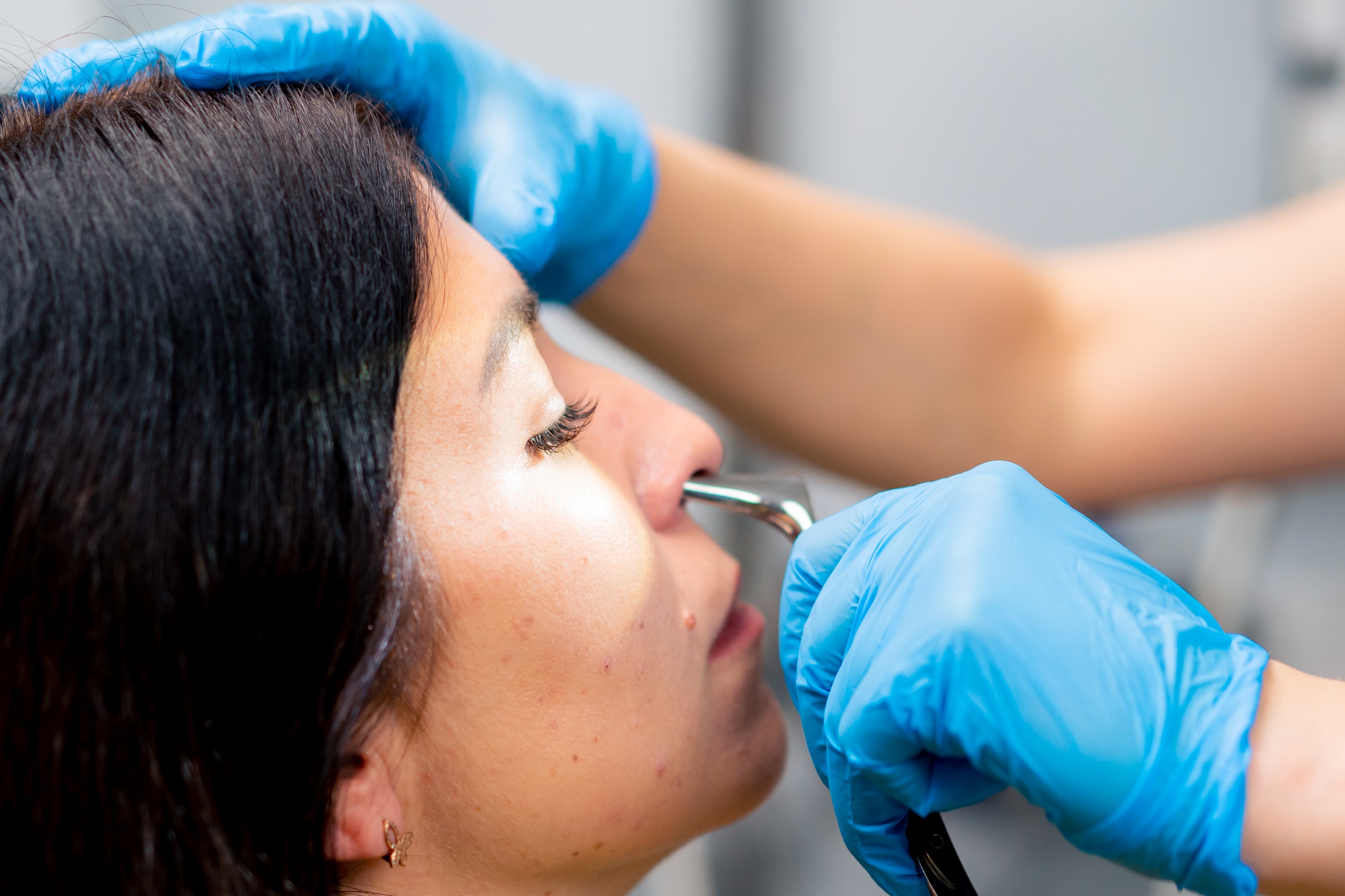 Woman with a deviated septum wondering can a deviated septum cause sleep apnea