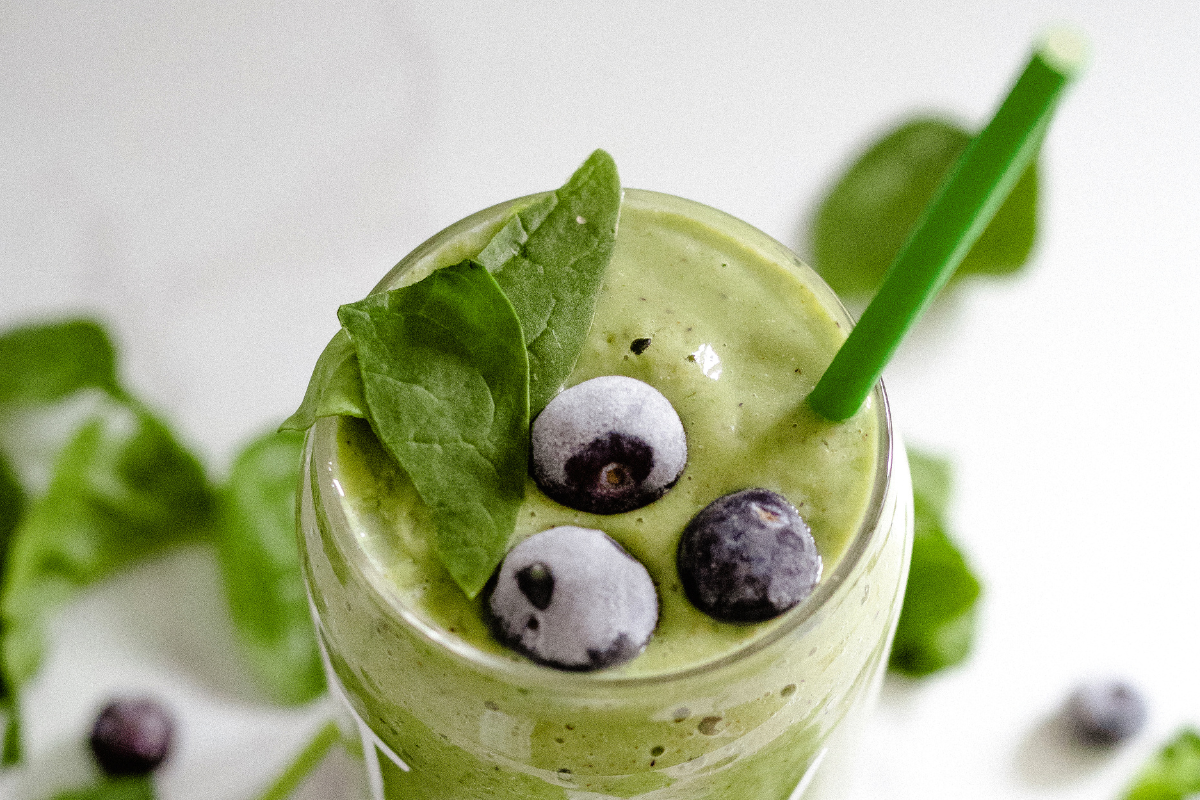 Berry green smoothie