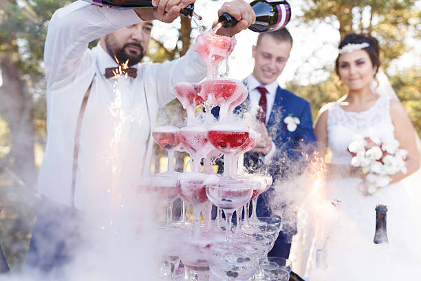 How Do You Pick a Mobile Bar Hire For Your Wedding Day? -