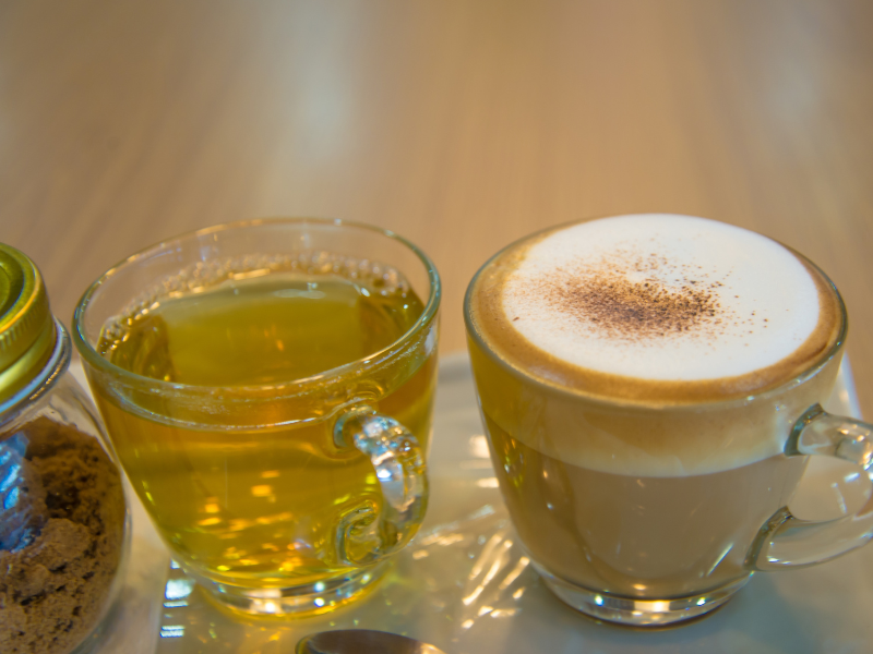 Imagem mostrando L-Teanina e cafeína como uma combinação sinérgica.