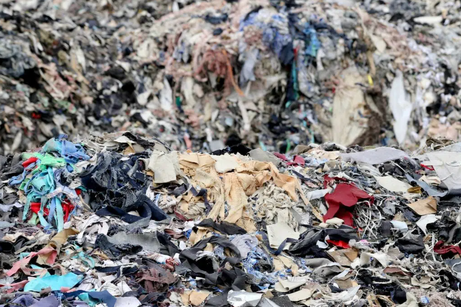 An image showing textile waste courtesy of Earth.org