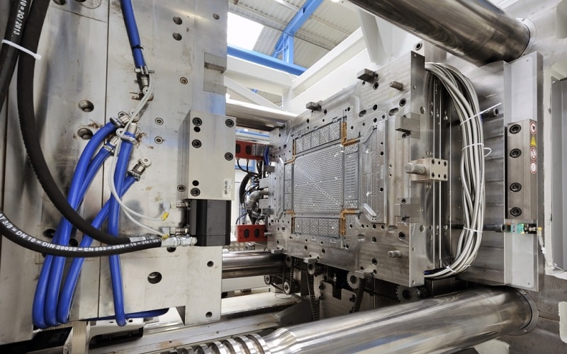 plastic injection molding process