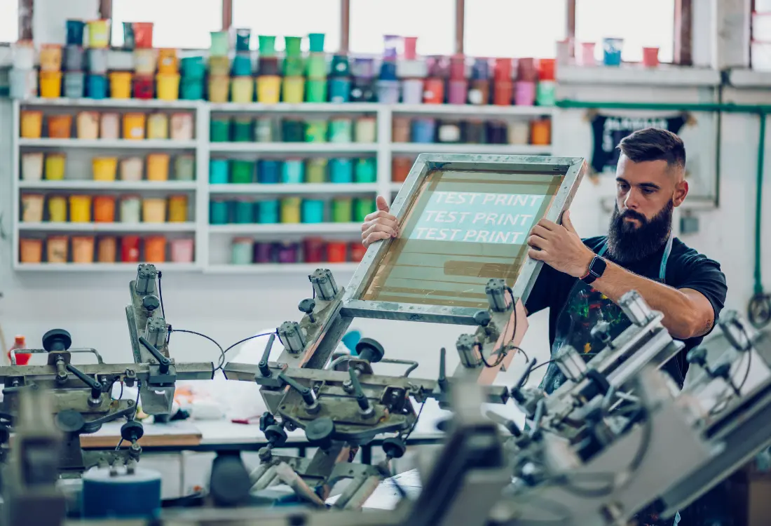 Screen printing presses can have technical or waterproof fabrics. Garment screen printing machines have evolved.