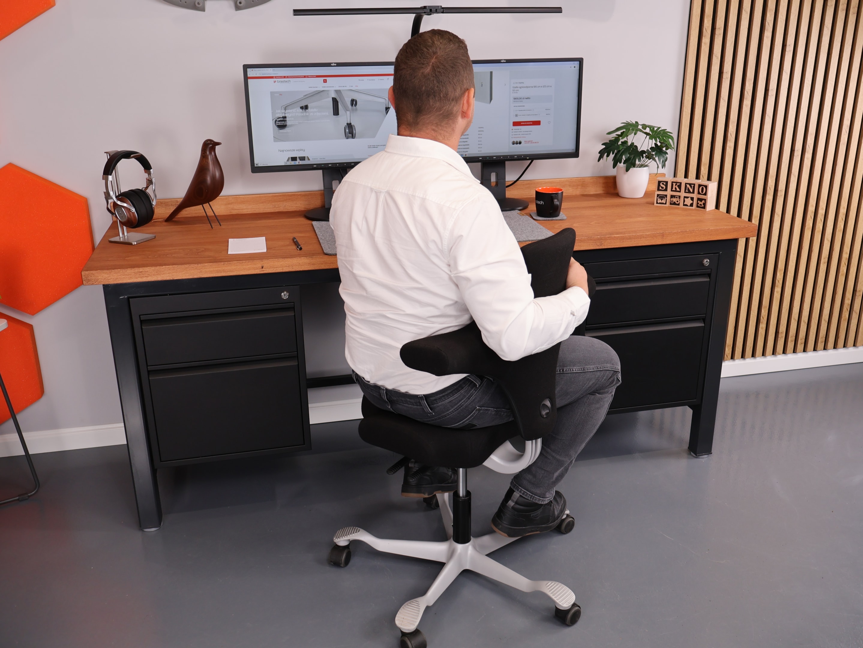 Ergonomia na grzbiecie? Recenzja Hag Capisco 3 Hag Capisco. Źródło: Brastech