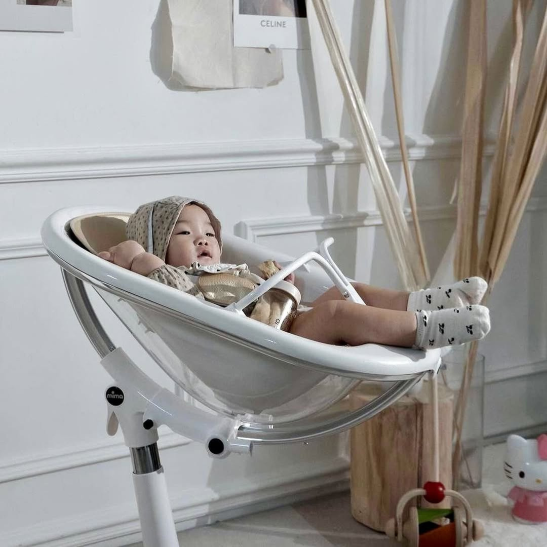 real use with an 8-month-old, the chair’s recline feature proved helpful for bottle feeding