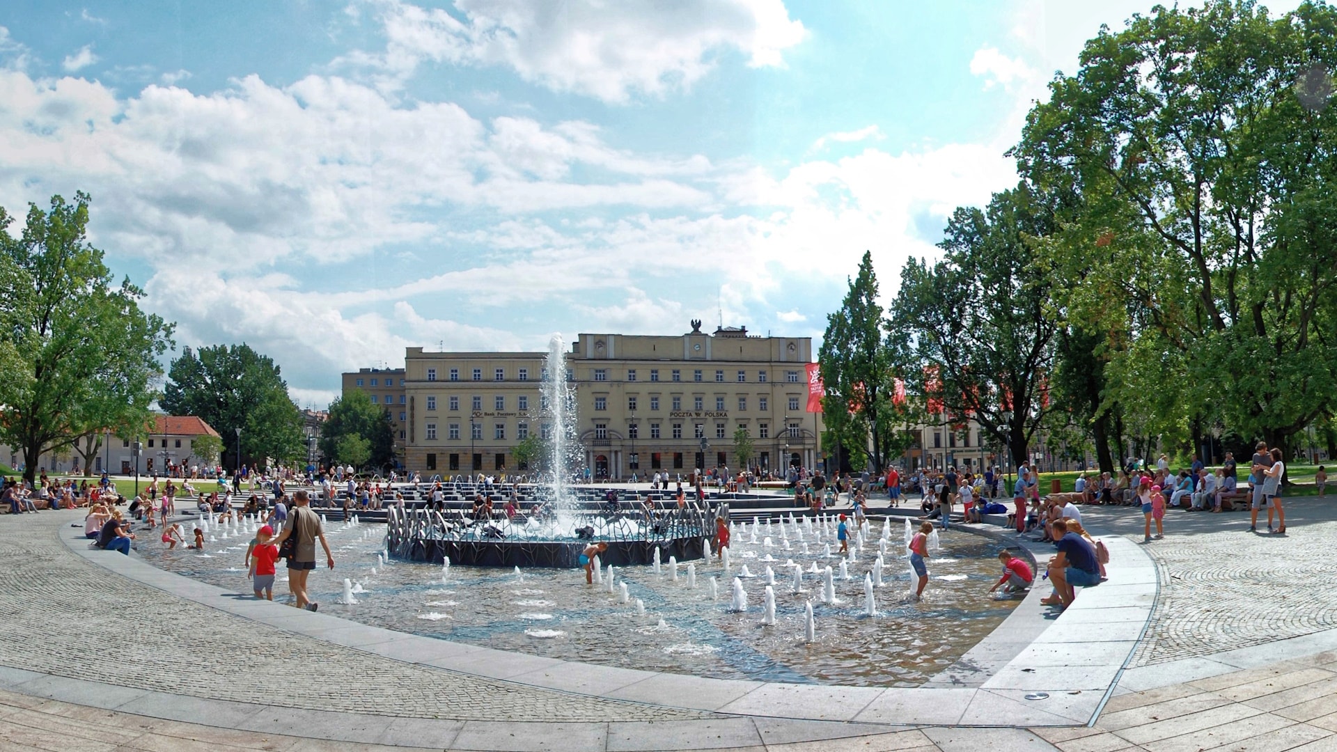 Warto wybrać się na spacer po Krakowskim Przedmieściu w Lublinie. Źródło: https://commons.wikimedia.org/wiki/File:Plac_Litewski_w_Lublinie_%28SZ-2017-07-09%29_05.jpg