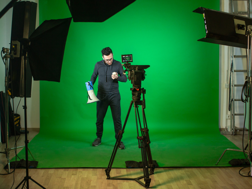 Using a Green Screen (Chroma Keying)