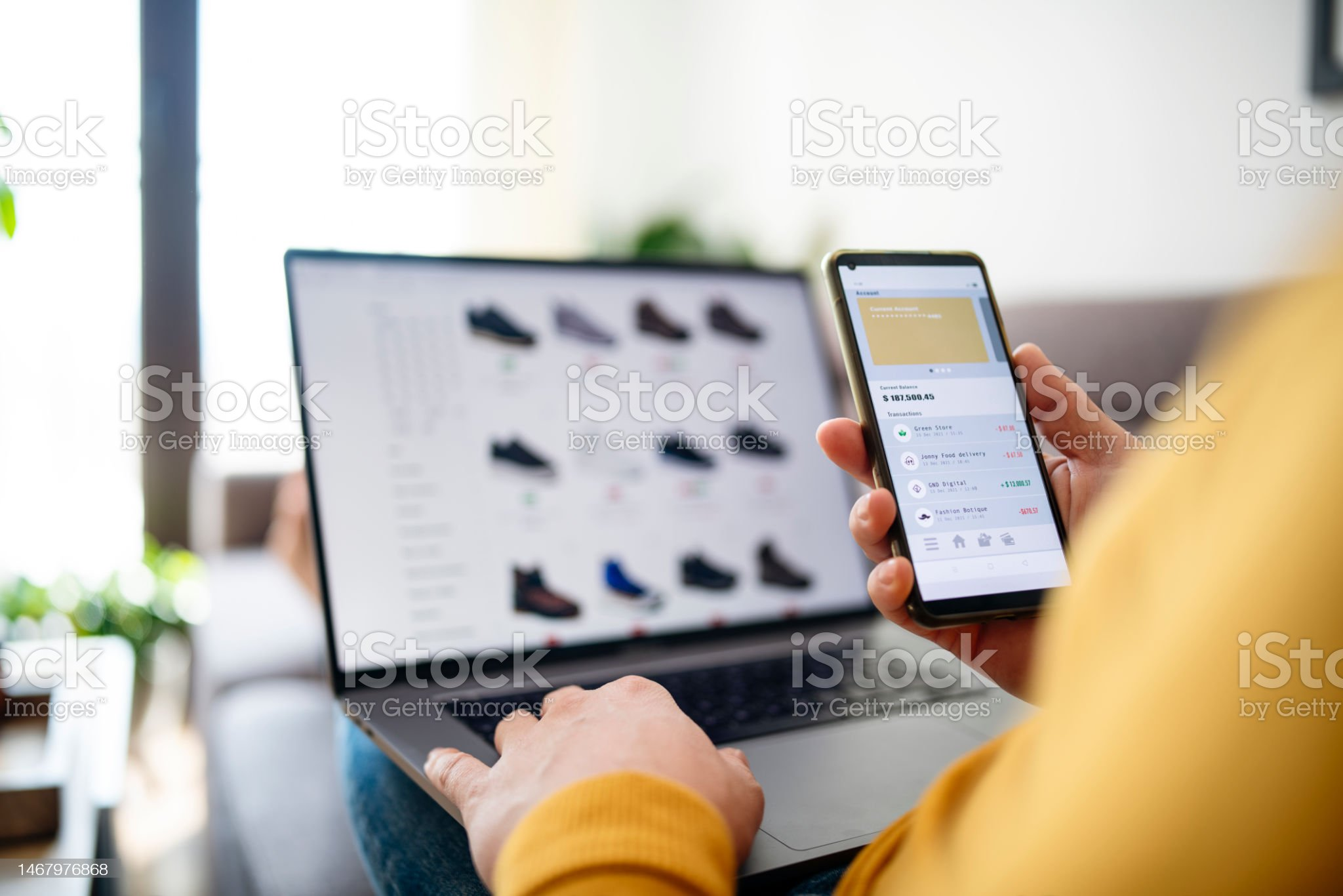 https://www.istockphoto.com/photo/the-convenience-of-shopping-online-gm1467976868-499633289?phrase=online+shopping