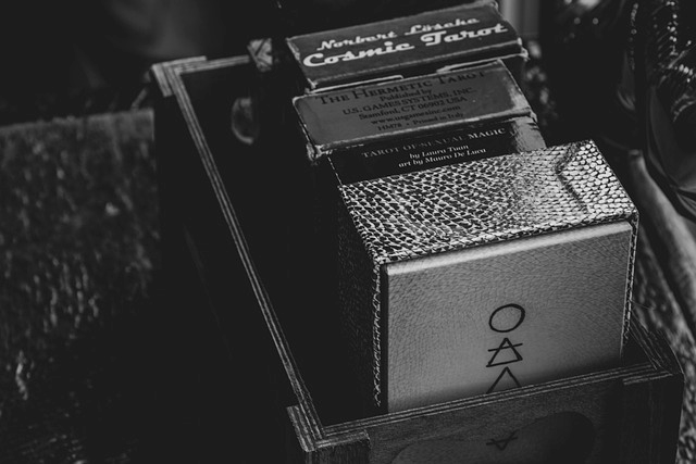 tarot, tarot reader, tarot reading