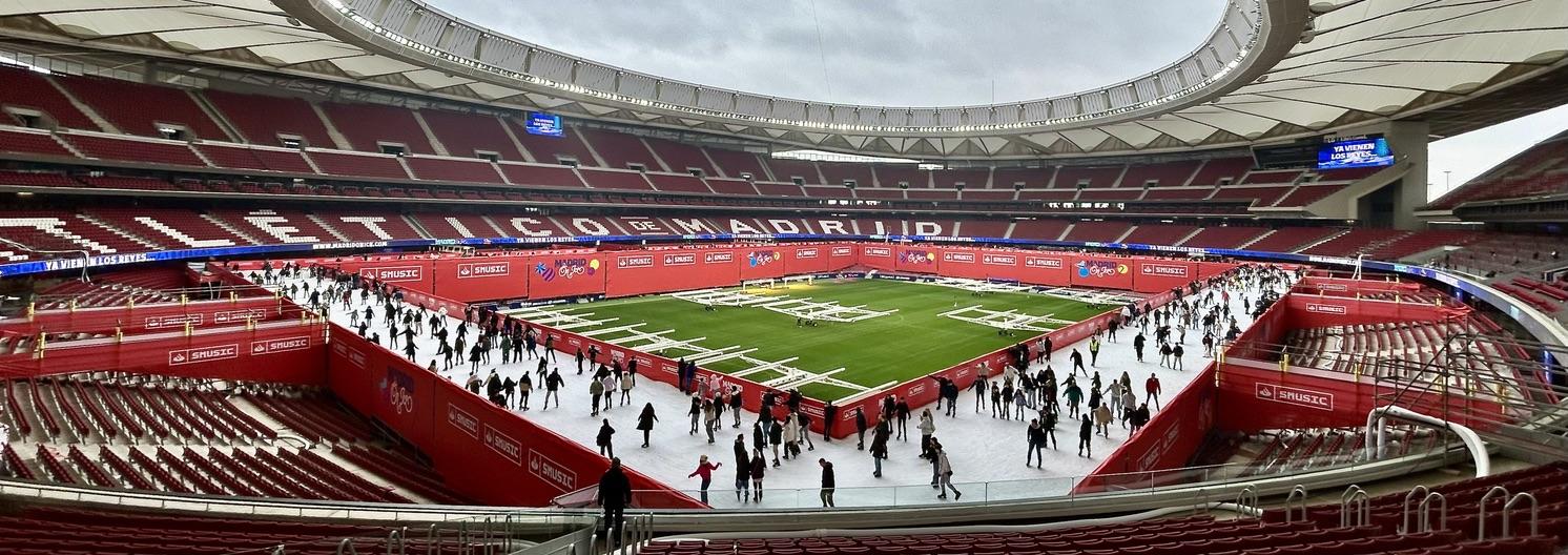 6000 m2 ijsbaan in het Riyadh Air Metropolitan voetbalstadion van Atletico Madrid.