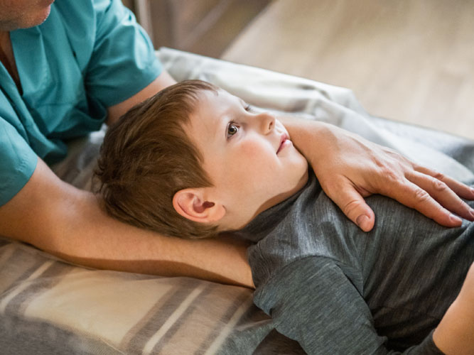 Krankenkassen übernehmen nur zum Teil die Kosten der Behandlung. Ein Osteopath muss in den meisten Fällen privat bezahlt werden.