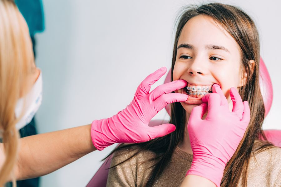 Nie zwlekaj – zacznij leczenie ortodontyczne jak najwcześniej