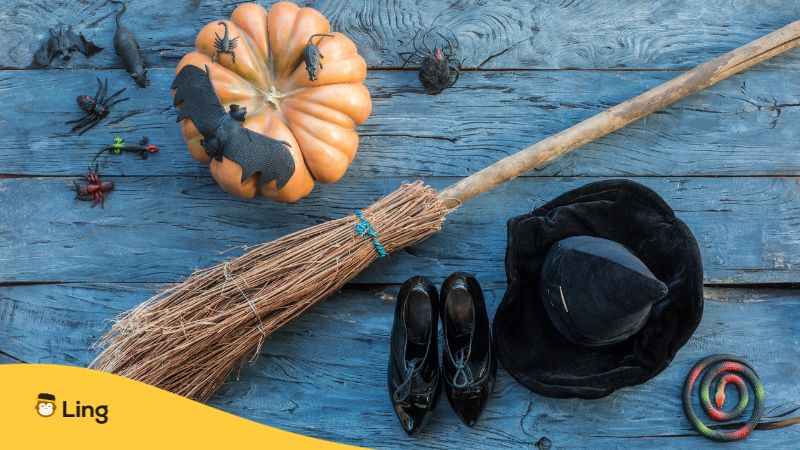 Broom for a witch - Punjabi Words For Halloween