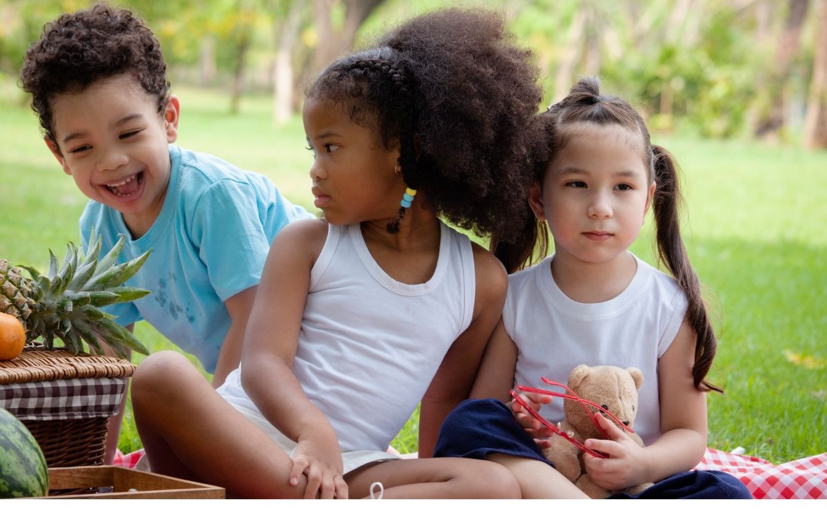 kids play 