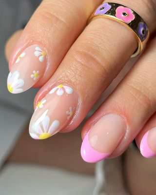 Summer nail colors and flowers with light pink