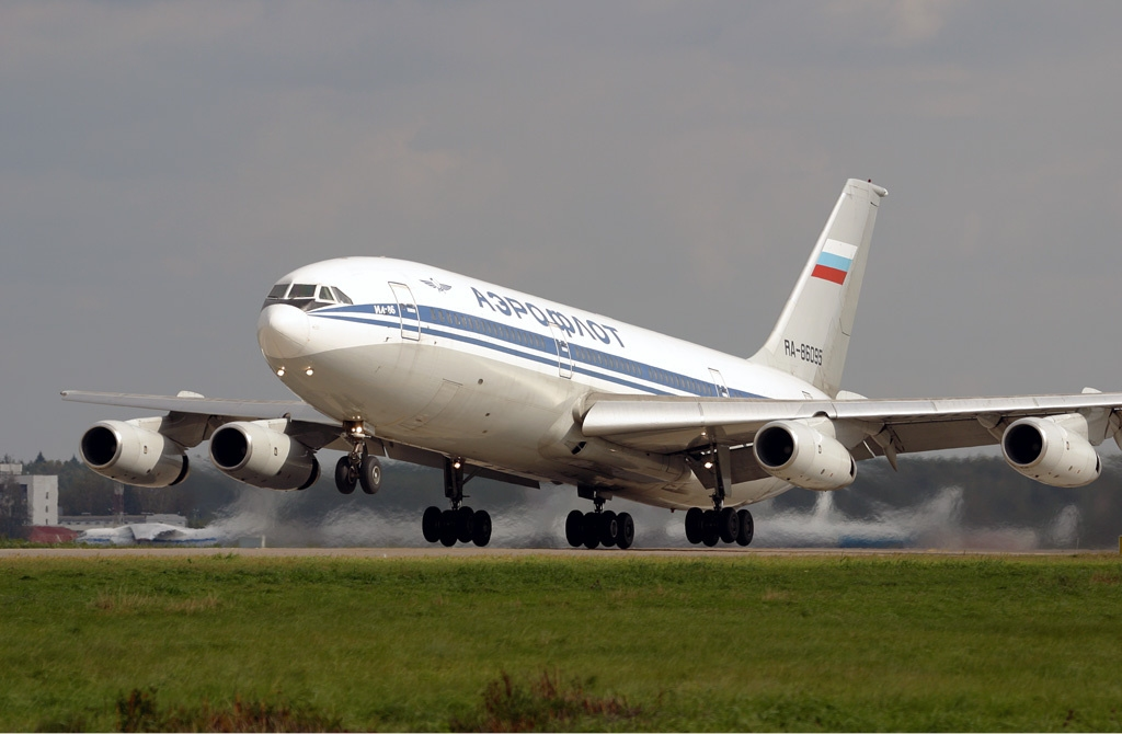 Ilyushin 86 aircraft landing, Image source: © Leonid Faerberg, wikimedia.org