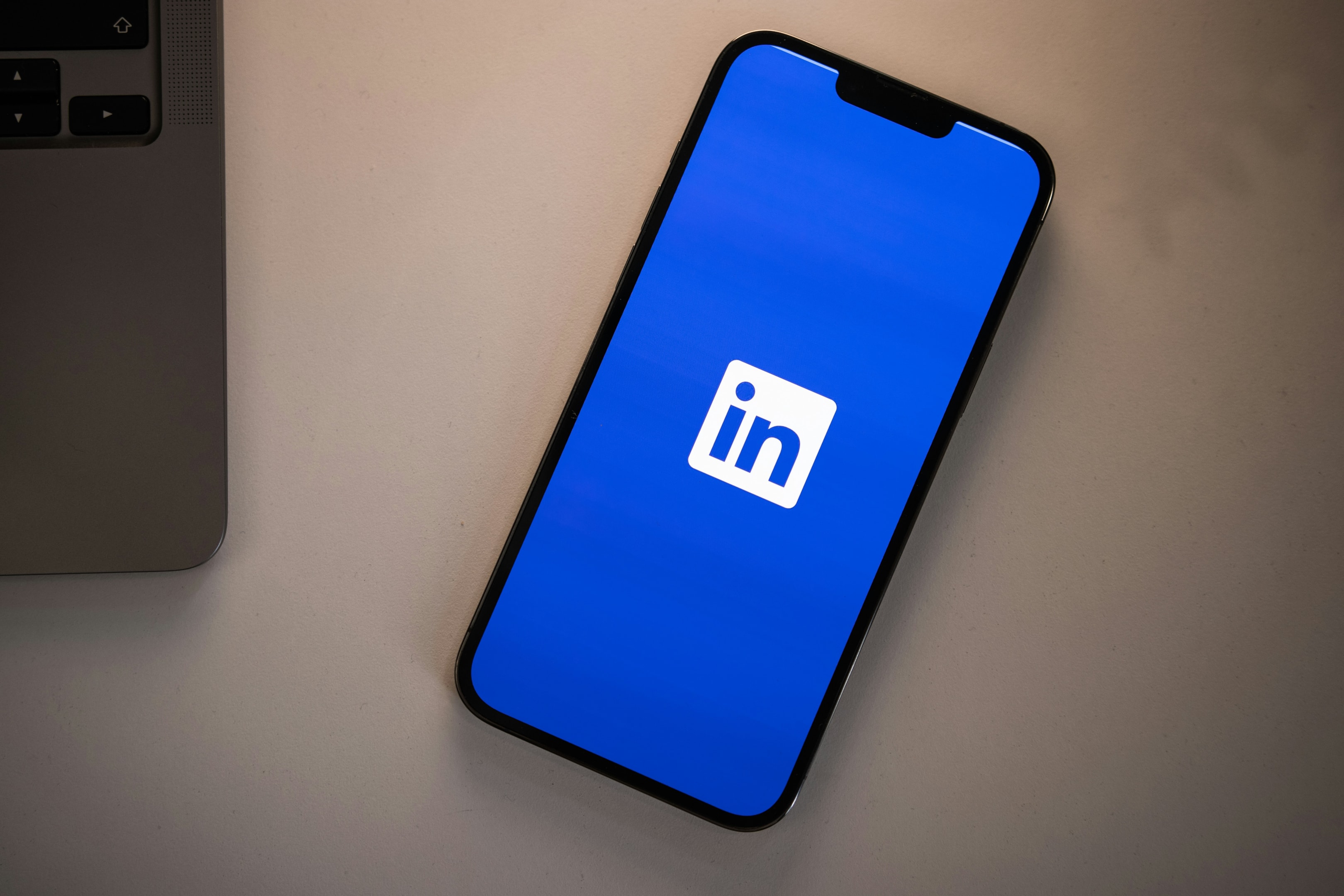 Linking to LinkedIn on CV