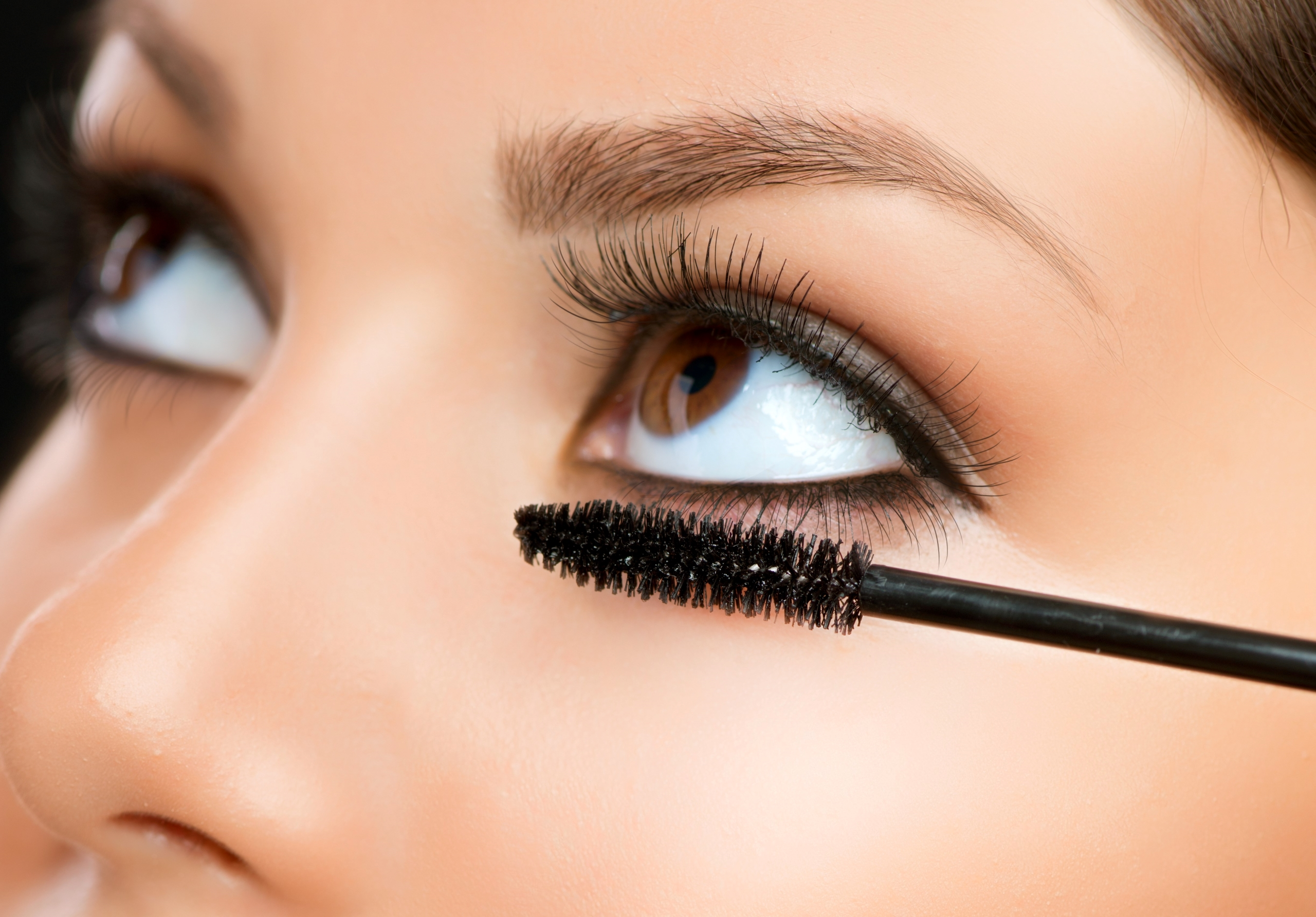 Can You Apply Mascara on Bottom Lashes?