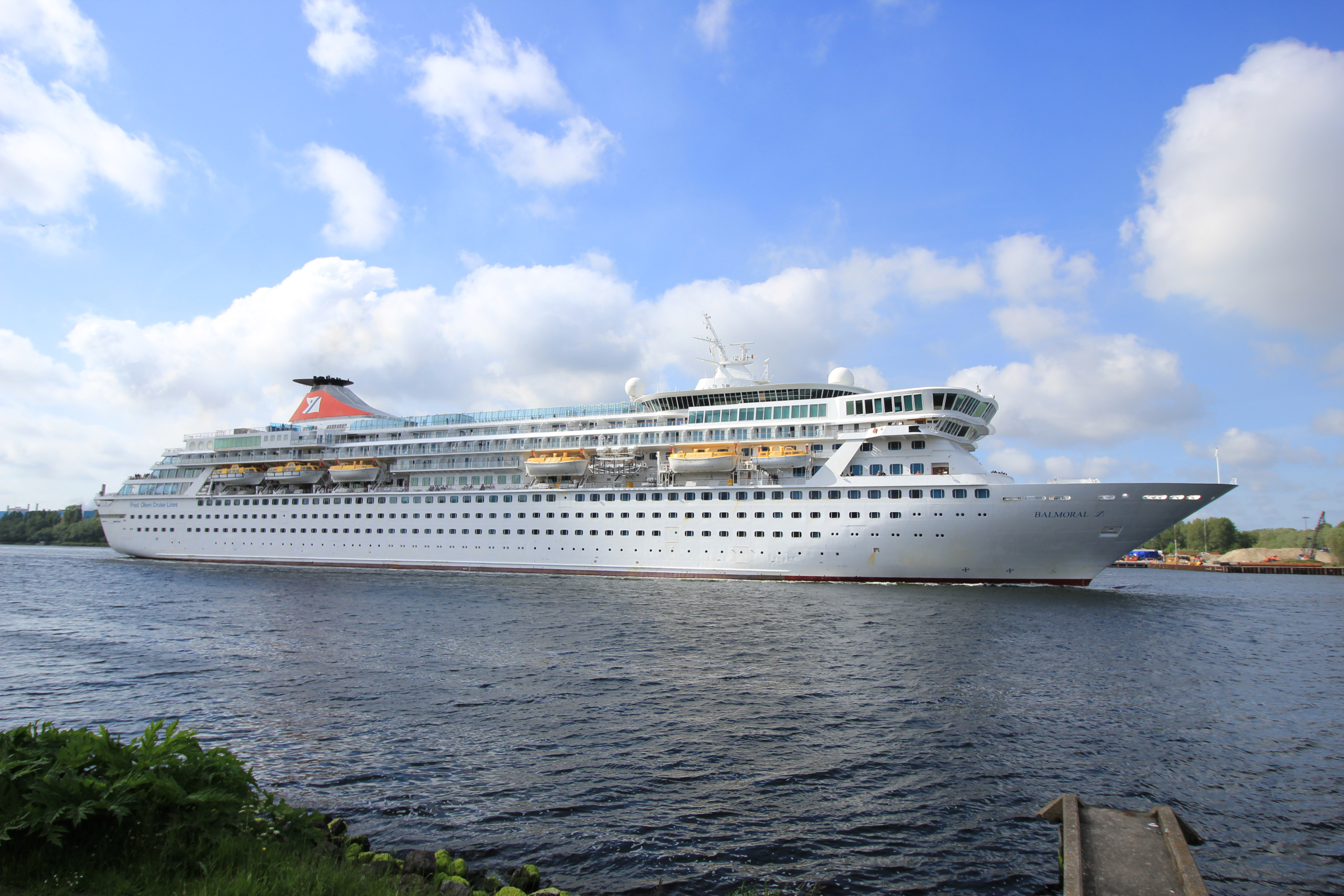 Balmoral Cruise Ship in the nEtherlands
