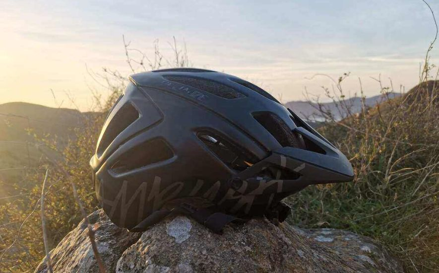 Safety risks posed by wearing an expired helmet