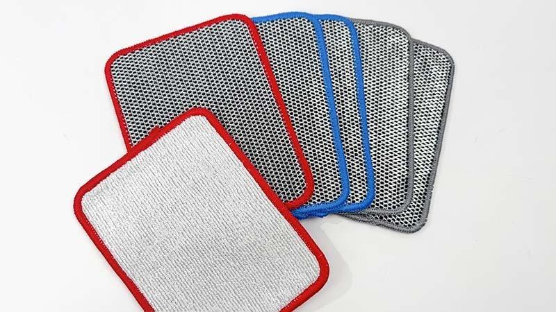 Piped edges on small microfiber towels