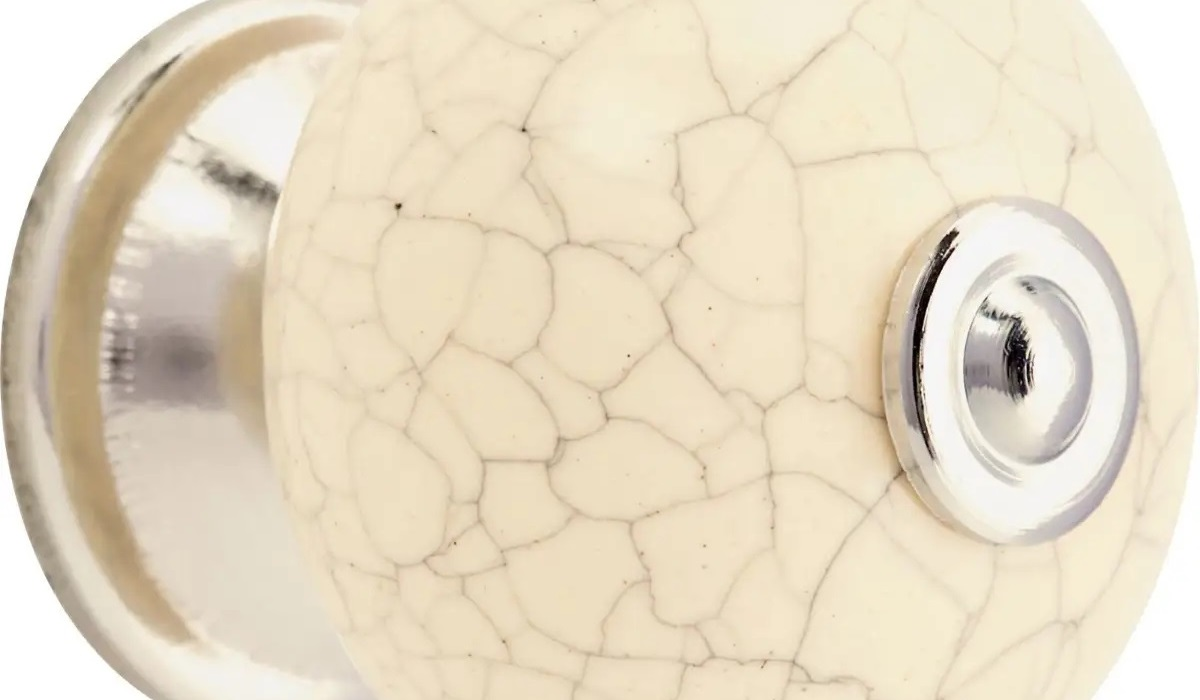 Art deco ceramic door knob - white - crackle finish