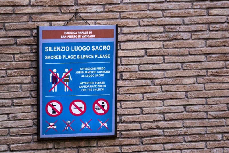 Guide to the Vatican Dress Code: Everything You Need to Know 3