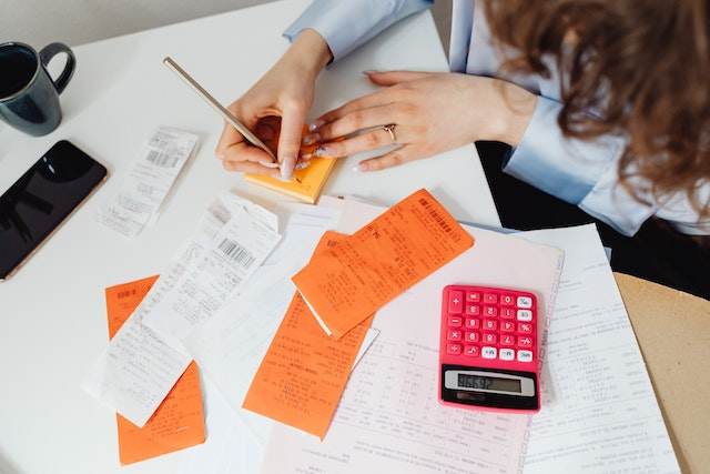 Importance of sorting receipts for taxes